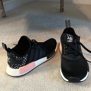 Adidas NMD R1, black/pink leopard, US W8.5